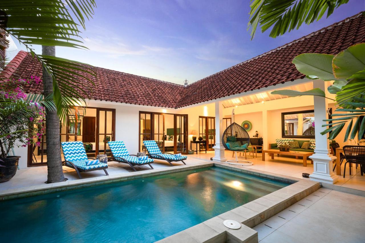 Villa Merah Seminyak Exterior foto